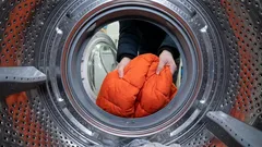 How to wash a synthetic jacket in a washing machine: effective methods