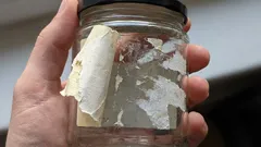 This mixture will help you easily remove labels from jars. You only need two simple ingredients.